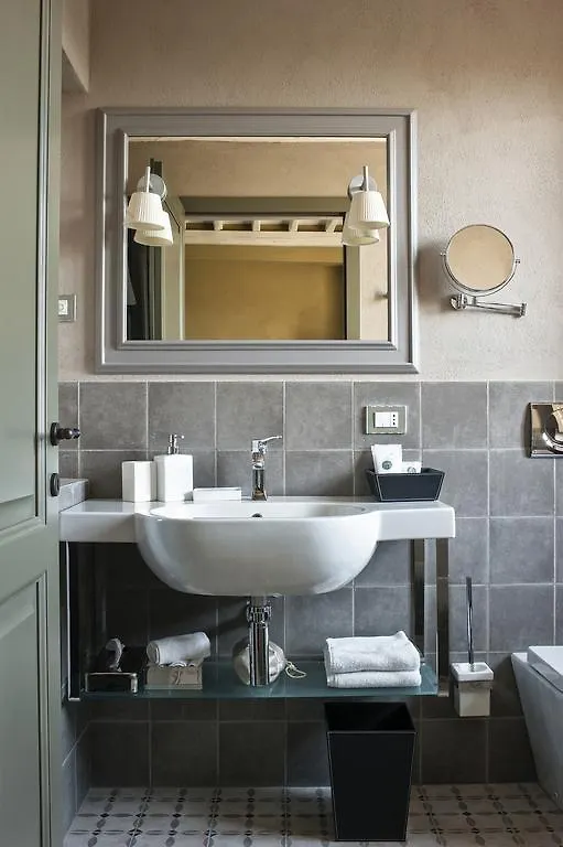 Locanda Al Colle Hotel Camaiore 0*,  Italië